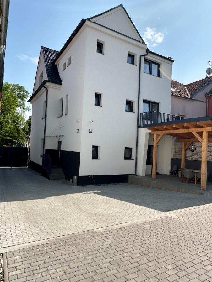 Rezidence Kbely - Free Parking Apartment Prague Luaran gambar